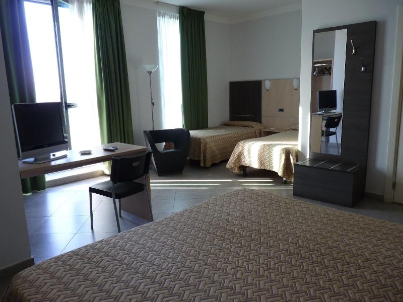Hotel Lux Modena - Oda