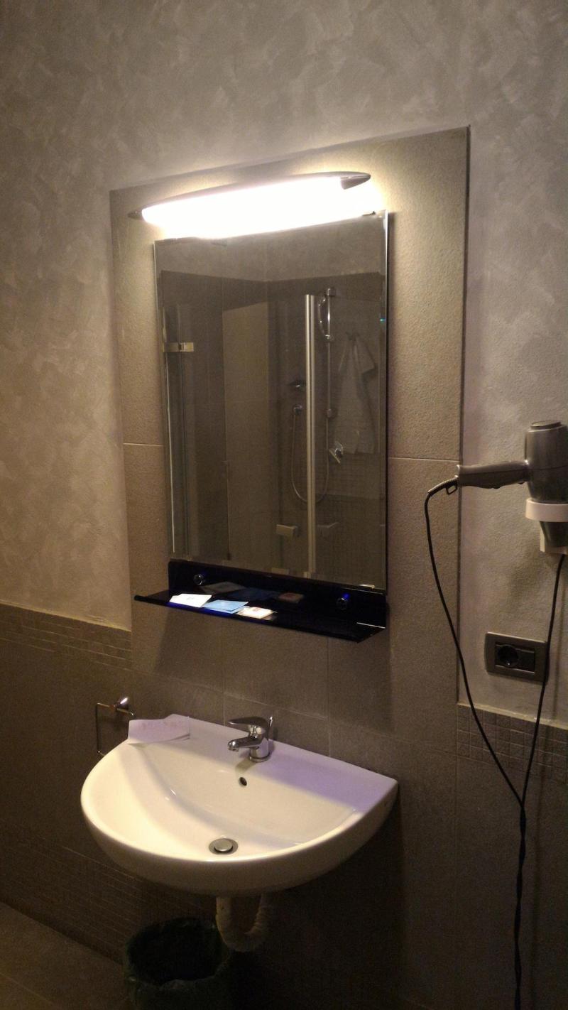Hotel Lux Modena - Oda