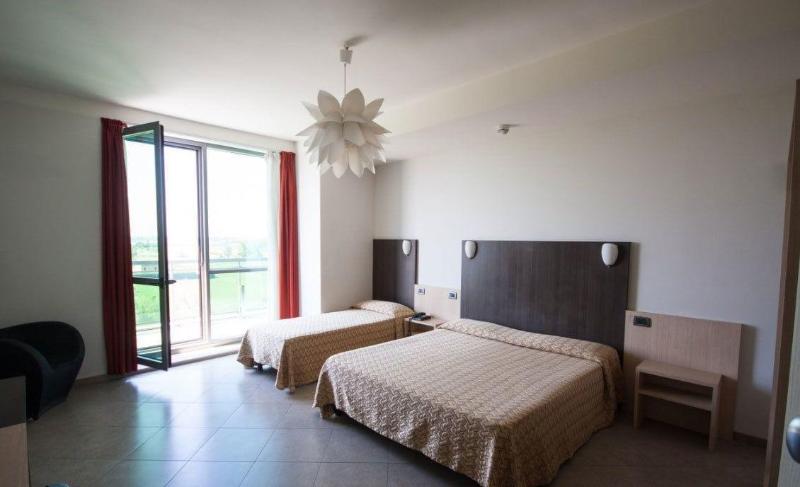 Hotel Lux Modena - Oda