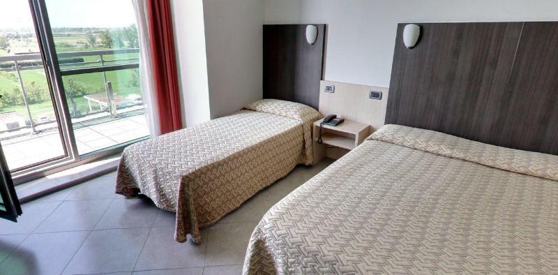 Hotel Lux Modena - Oda