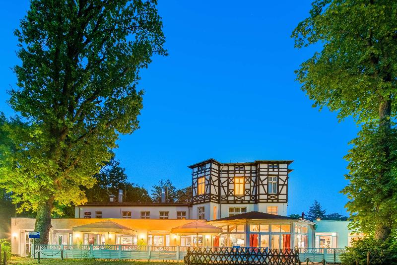 BEST WESTERN PLUS Ostseehotel Waldschloesschen - Genel