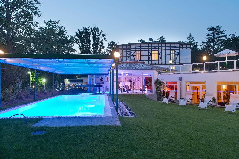 BEST WESTERN PLUS Ostseehotel Waldschloesschen - Havuz