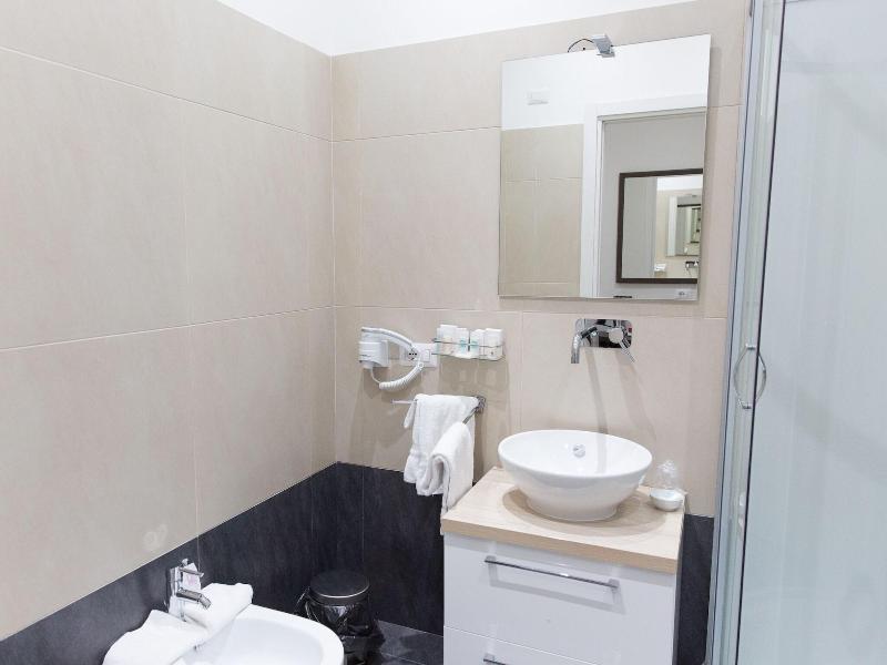 Venustas Roma Hotel - Oda
