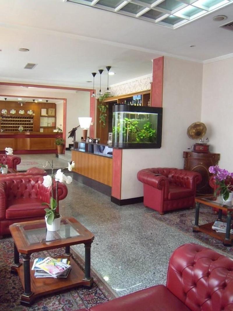 Astor Hotel - Lobi
