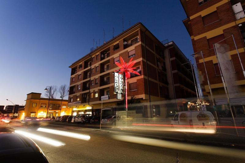 Astor Hotel - Genel