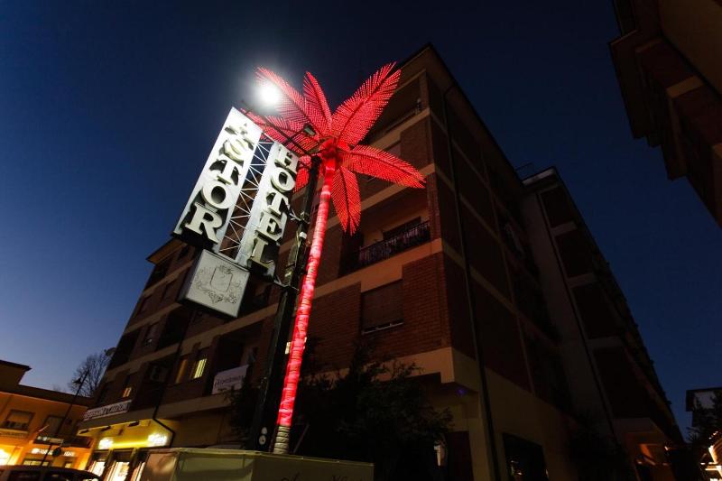 Astor Hotel - Genel