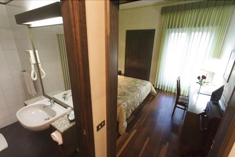 Astor Hotel - Oda