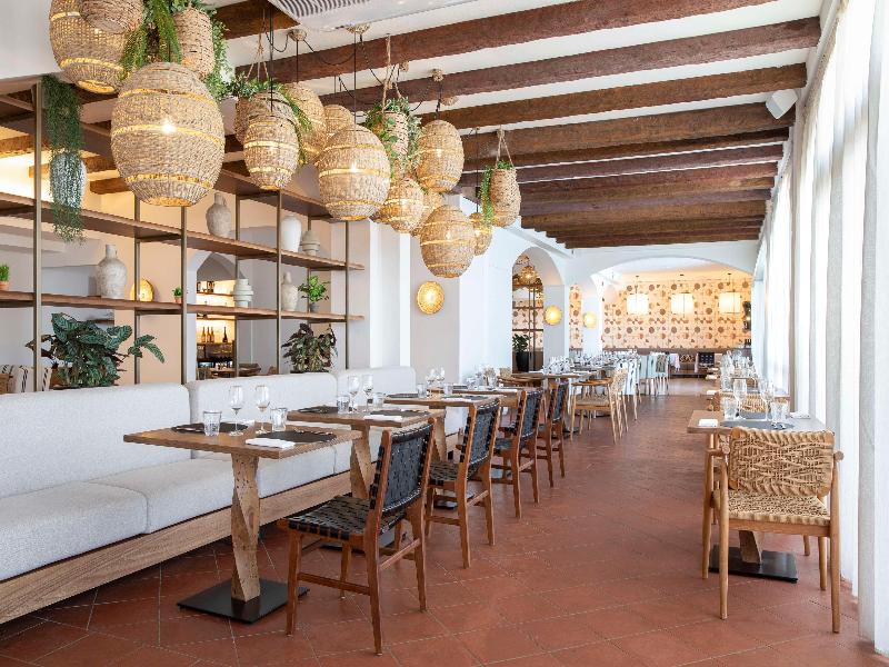Mangia's Santa Teresa Sardinia, Curio Collection - Restoran