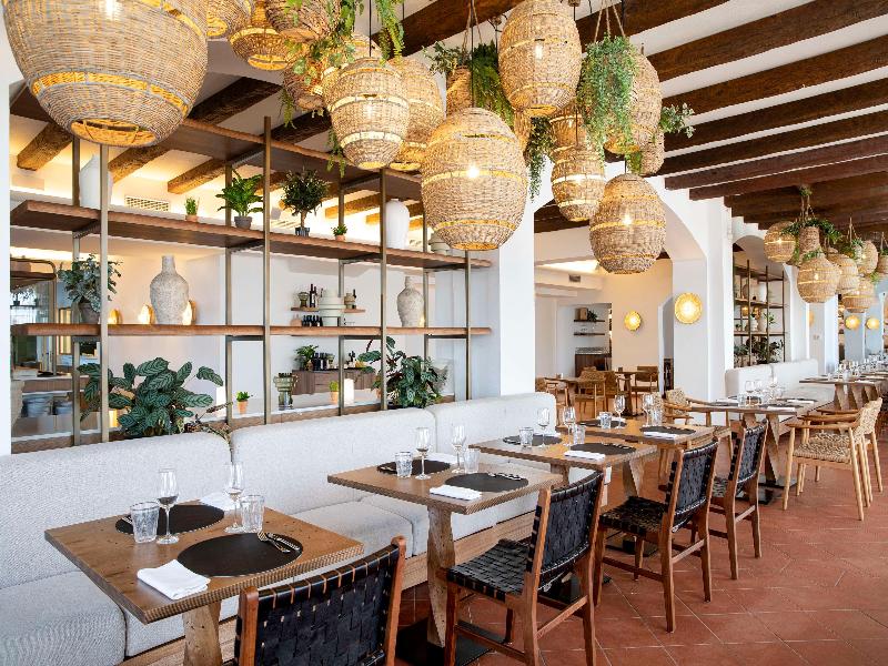 Mangia's Santa Teresa Sardinia, Curio Collection - Restoran