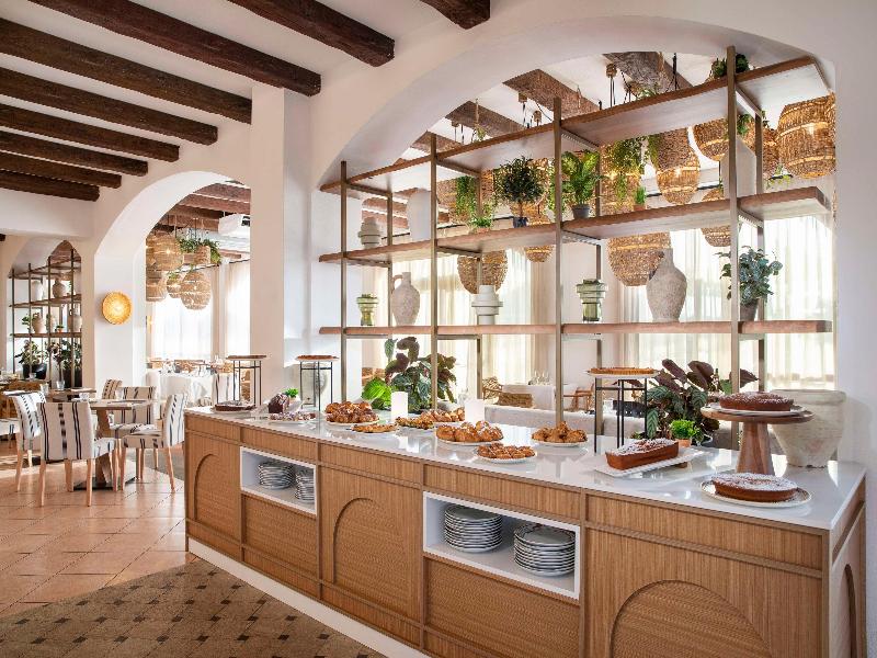 Mangia's Santa Teresa Sardinia, Curio Collection - Restoran