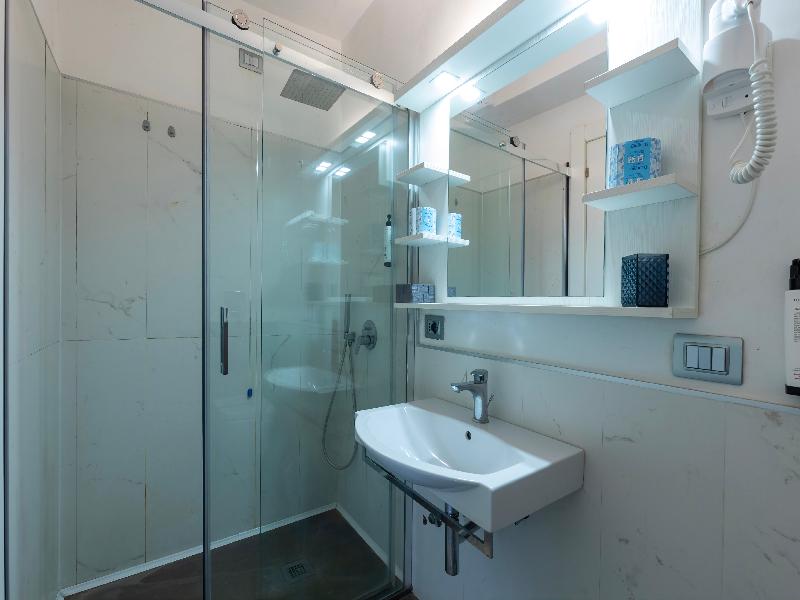 Hotel Il Tesoro Smart Suite & Spa - Oda