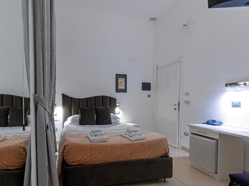 Hotel Il Tesoro Smart Suite & Spa - Oda