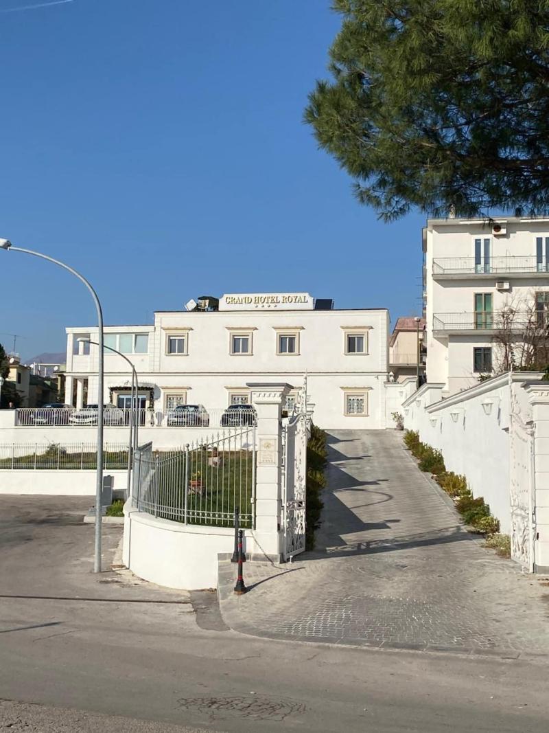 Grand Hotel Royal - Genel