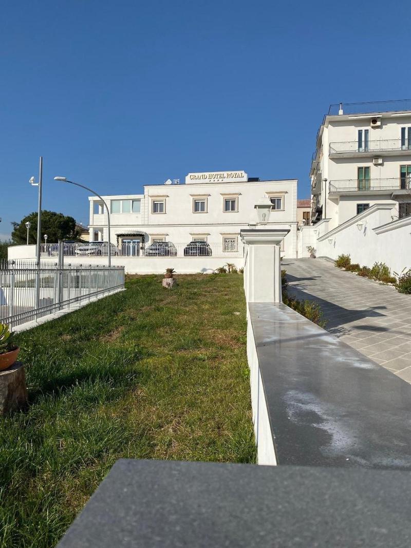 Grand Hotel Royal - Genel