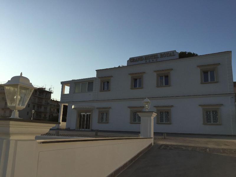 Grand Hotel Royal - Genel