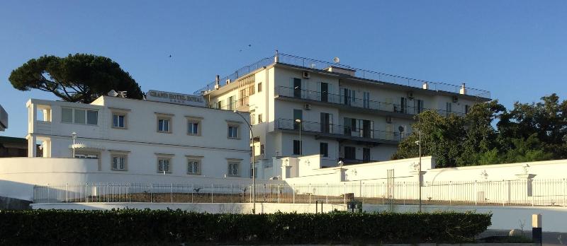 Grand Hotel Royal - Genel