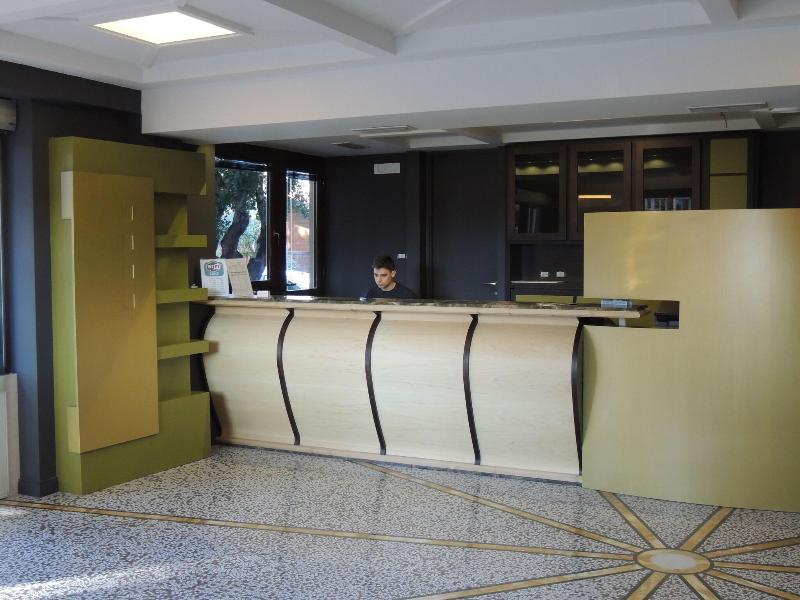 Hotel Zeus Pompei - Lobi