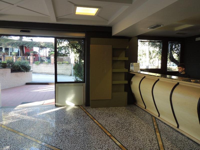 Hotel Zeus Pompei - Lobi