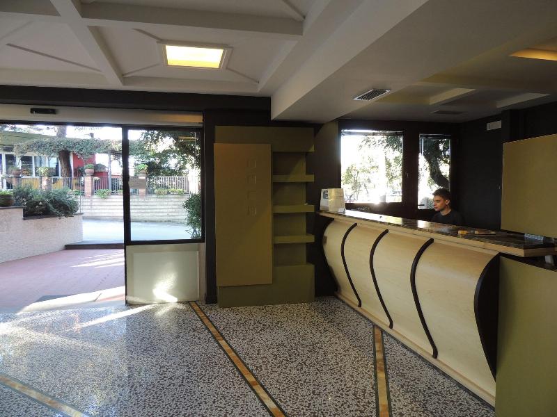 Hotel Zeus Pompei - Lobi