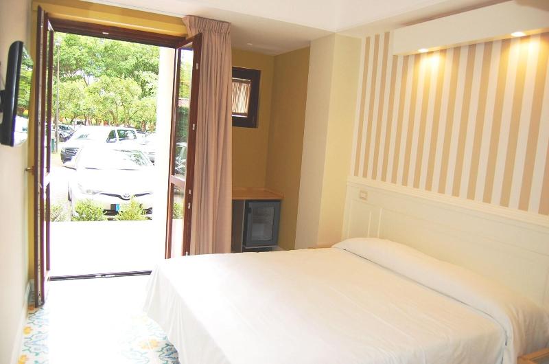 Hotel Zeus Pompei - Genel