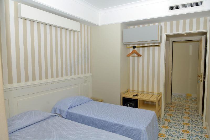 Hotel Zeus Pompei - Oda
