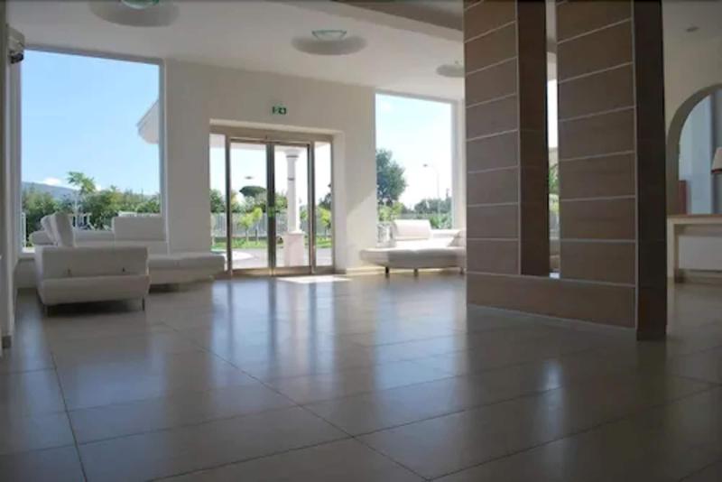 Hotel The Queen - Lobi