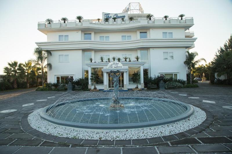 Hotel The Queen - Genel