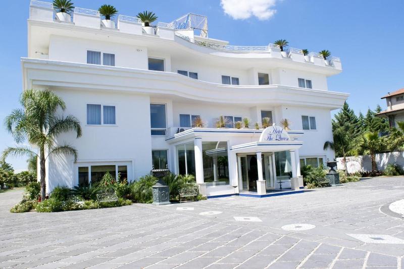 Hotel The Queen - Genel
