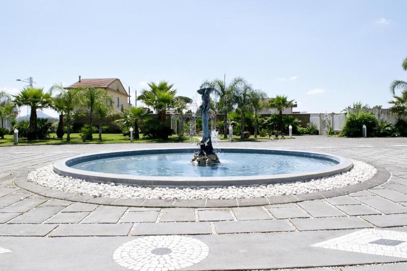 Hotel The Queen - Havuz