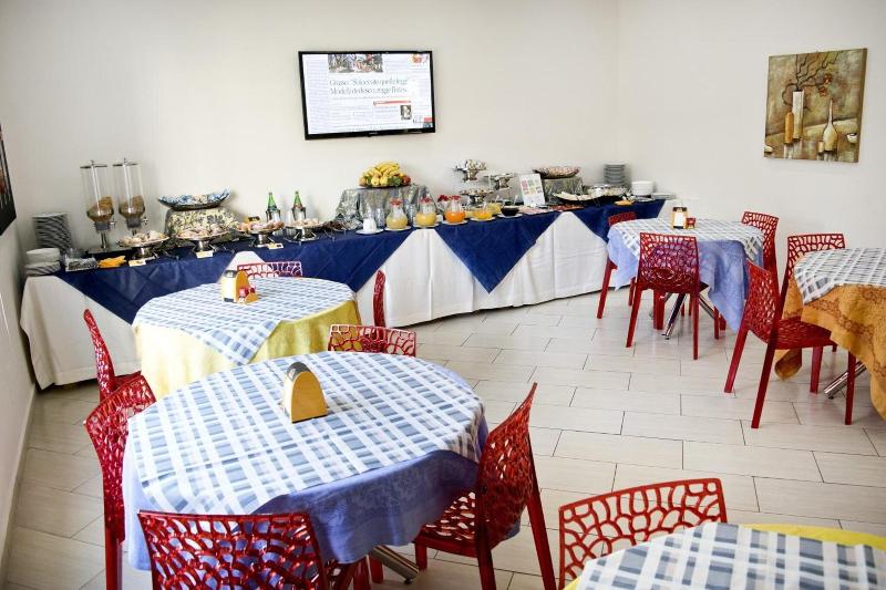 Hotel The Queen - Restoran