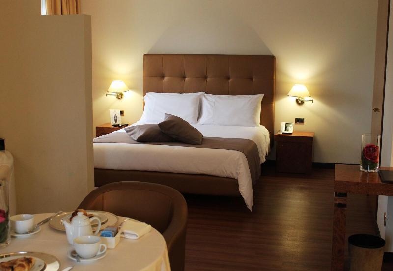 Hotel De La Ville Avellino - Oda