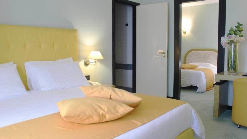 Hotel De La Ville Avellino - Oda