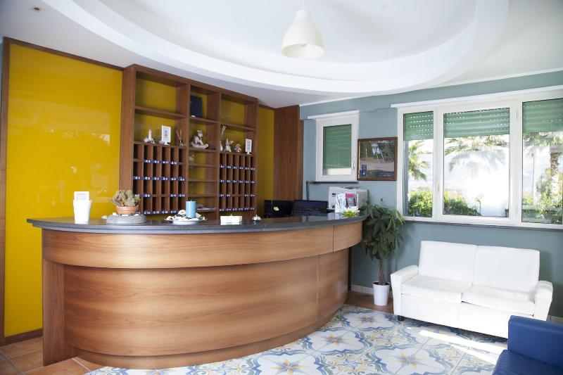 Medea Beach Resort - Lobi