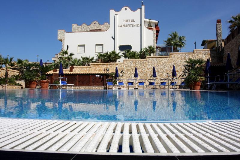 La Martinica Resort - Genel