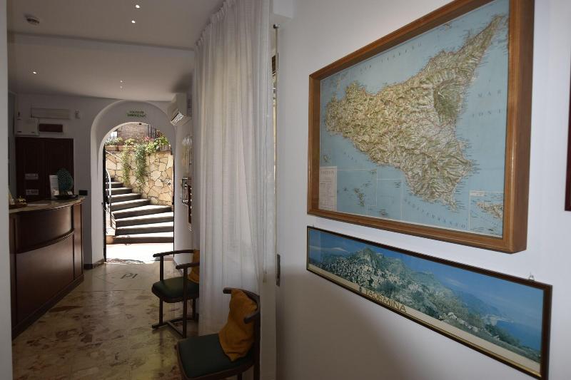 Hotel Condor - Lobi