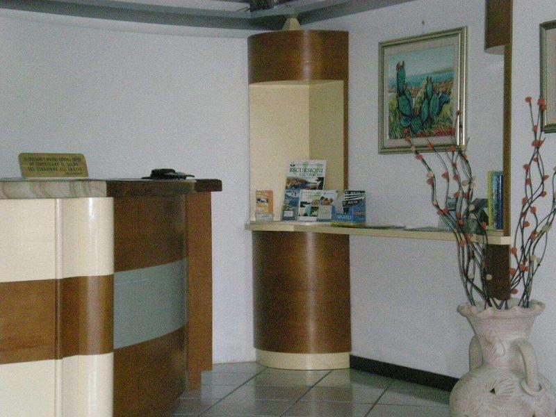 Hotel Seven Residence - Lobi