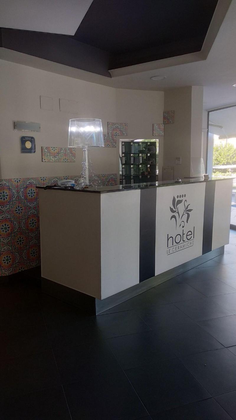 Hotel Residence Le Ceramiche - Lobi
