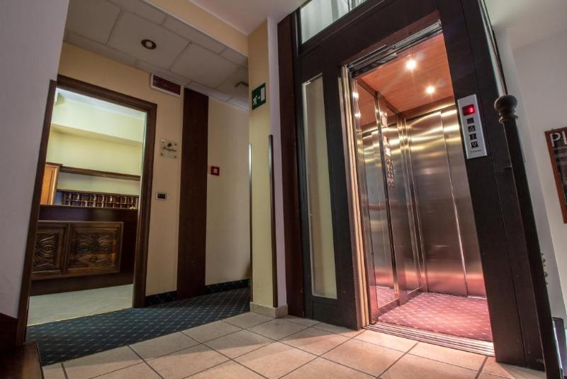 Hotel Gangi - Lobi
