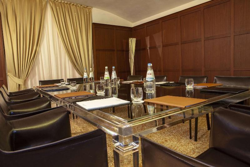 Hotel Rua Frati 48 In San Francesco - Toplantı