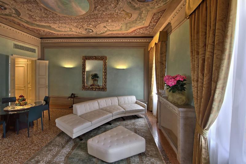 Hotel Rua Frati 48 In San Francesco - Oda