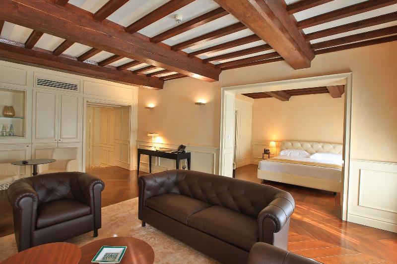 Hotel Rua Frati 48 In San Francesco - Oda
