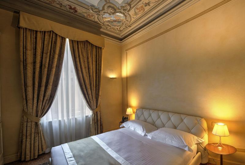 Hotel Rua Frati 48 In San Francesco - Oda