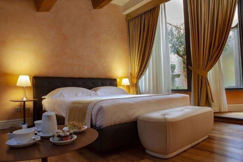Hotel Rua Frati 48 In San Francesco - Oda