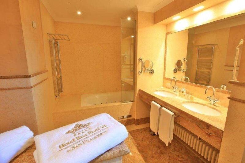 Hotel Rua Frati 48 In San Francesco - Oda