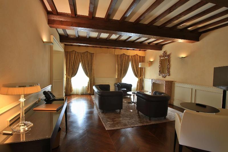 Hotel Rua Frati 48 In San Francesco - Oda