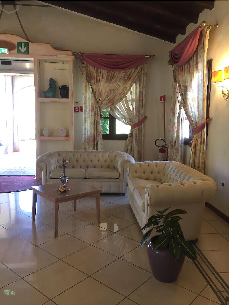 Hotel Terra Di Gallura - Lobi