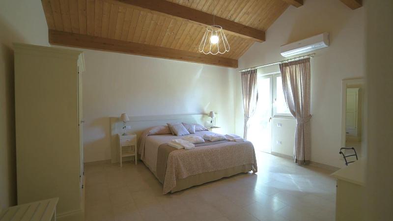 Il Filaro Del Castello Di San Basilio - Oda