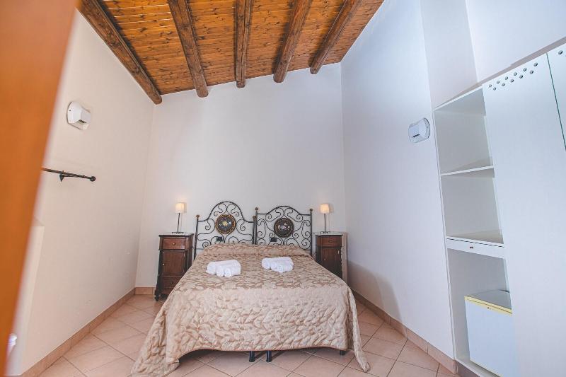 Nuovo Castello Crisilio - Oda