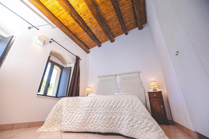 Nuovo Castello Crisilio - Oda