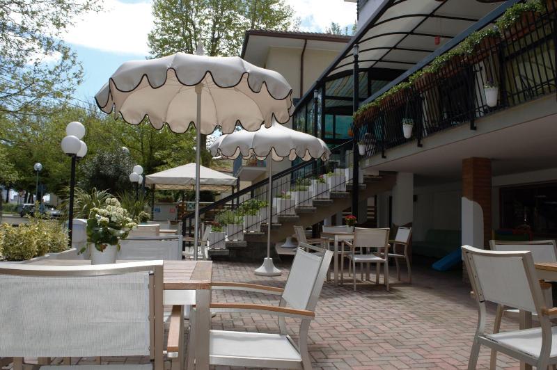 Hotel Lux - Genel